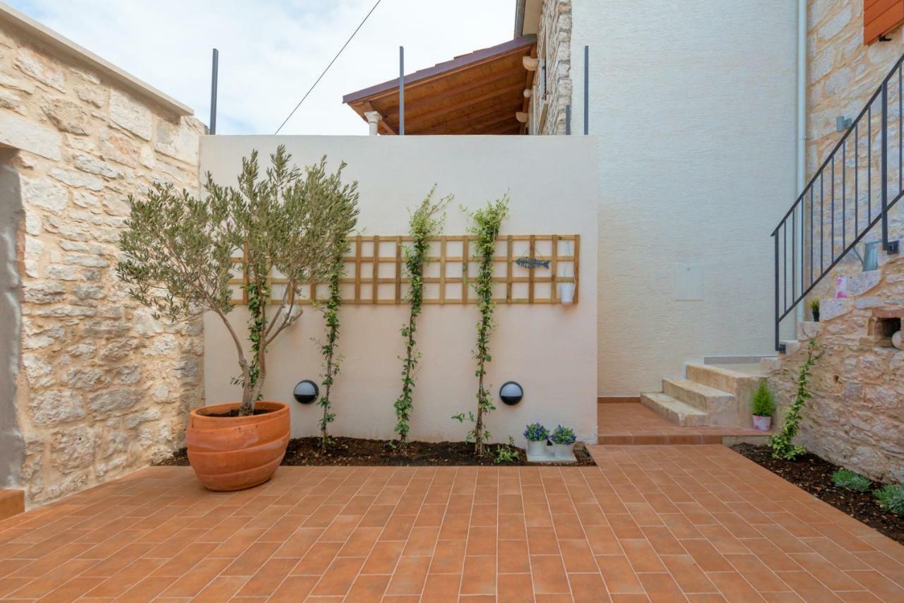 Holiday Home Rocca Supetar Exterior photo